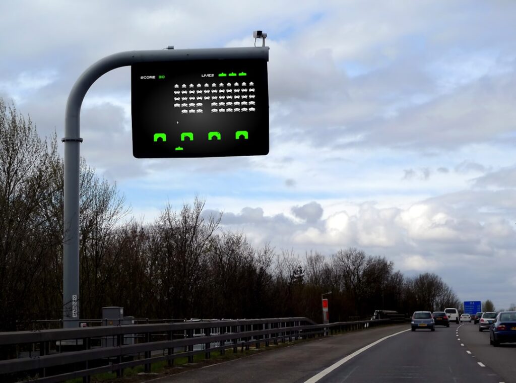 Carros Em Uma Estrada Durante O Dia q4aGGwqiRGY