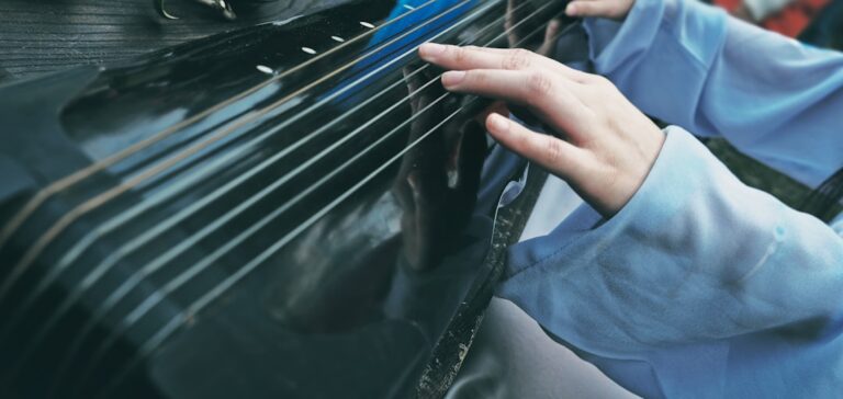 Fotografia De Close up De Violoncelo Preto jLPXEuQo6jg